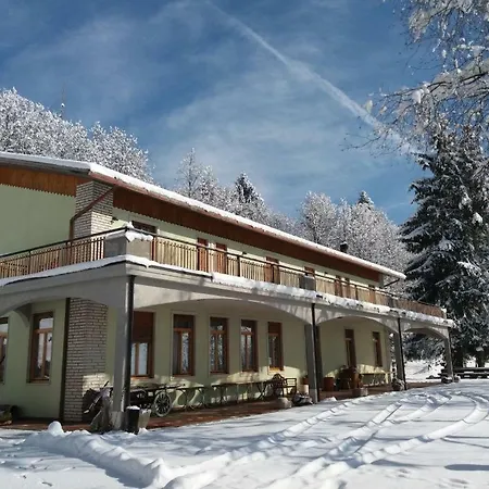 بيت خشبي Damarco Turistico سكيو