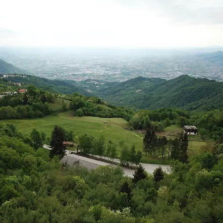 Damarco Turistico 山林小屋 斯其奥